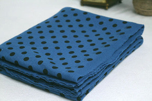 cotton(면) 100% 쟈가드 이중지 블루 &amp; 1센티 블랙도트
